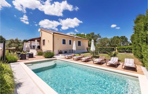 3 Bedroom Nice Home In Liznjan — 4-Star Luxury Hotel in Liznjan, Croatia