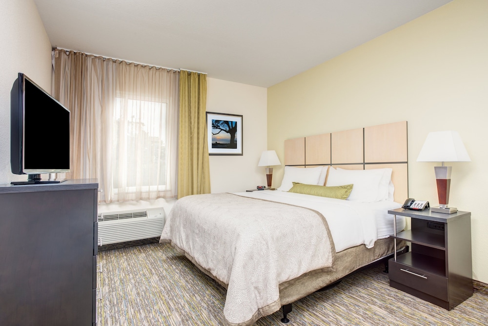 Candlewood Suites Cut Off by IHG - photo 13