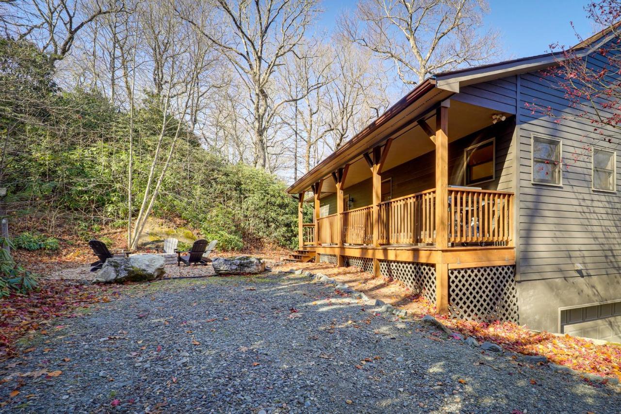 Blowing Rock Escape with Covered Deck And Fire Pit in Blowing Rock, United States