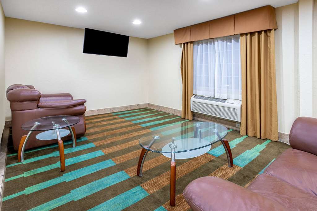 Baymont by Wyndham Beloit - photo 8