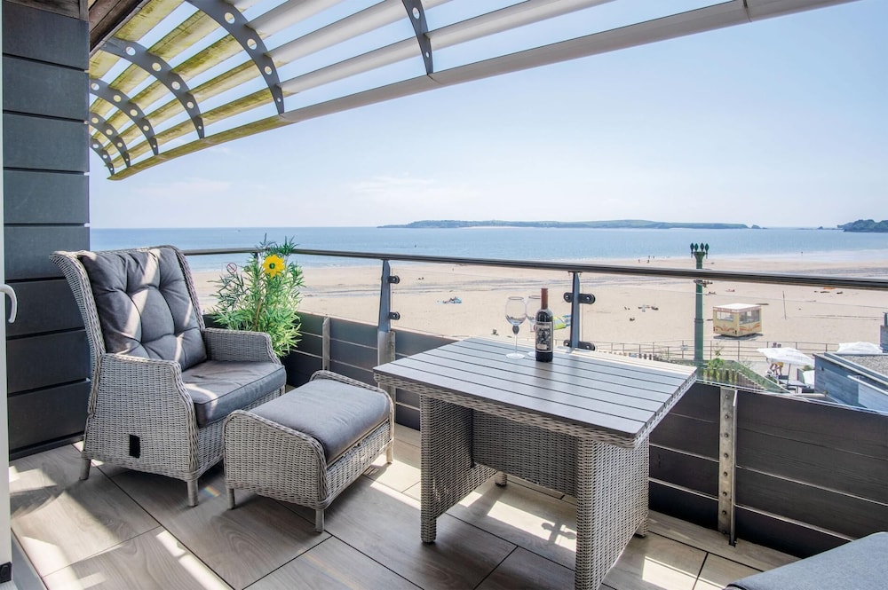 Waters Edge 2 Bedroom Apartment Tenby — 4-Star Luxury Hotel in Tenby, United Kingdom