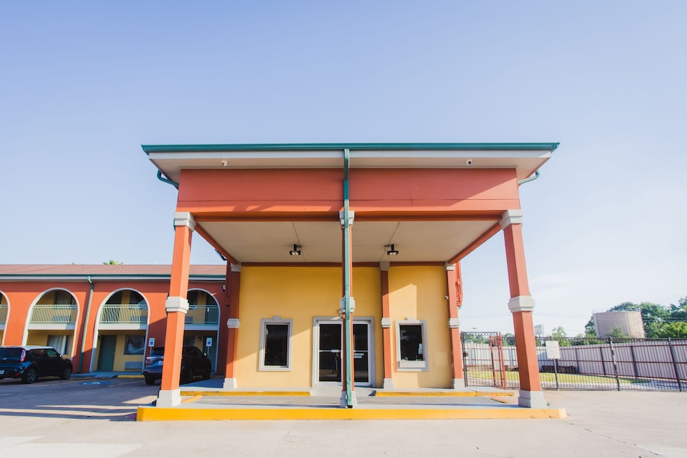 Express Inn Gulf Bank - photo 45