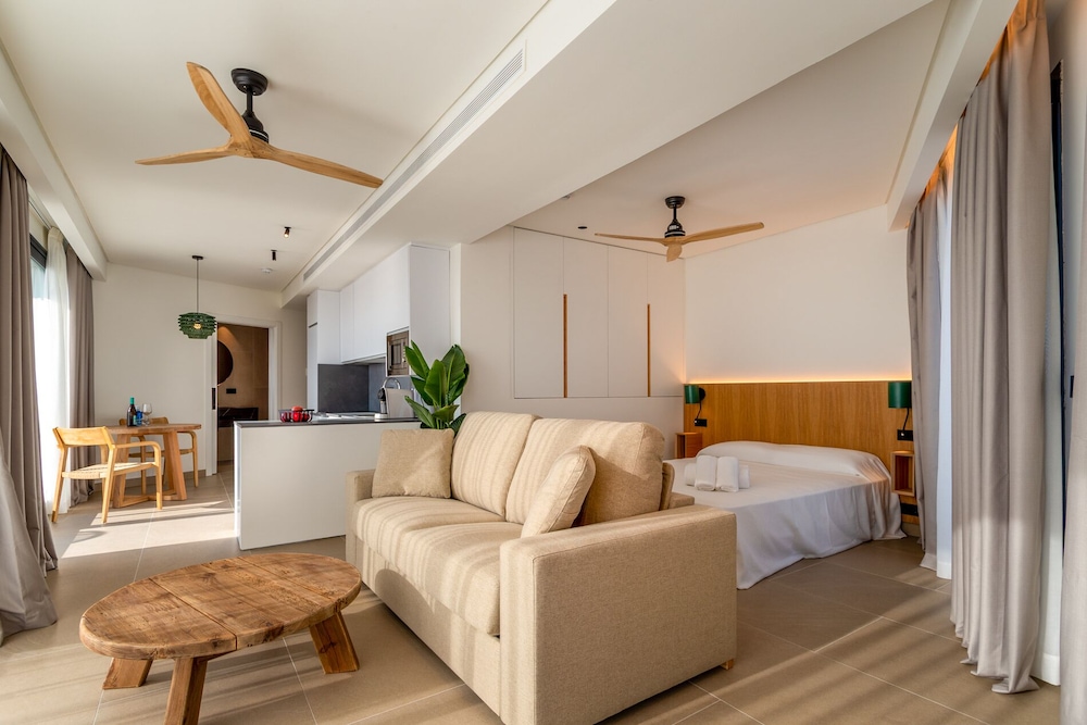 Hotel Apartamentos Hamus in Conil De La Frontera, Spain