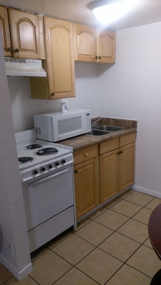 Best Inn and Suites - photo 6