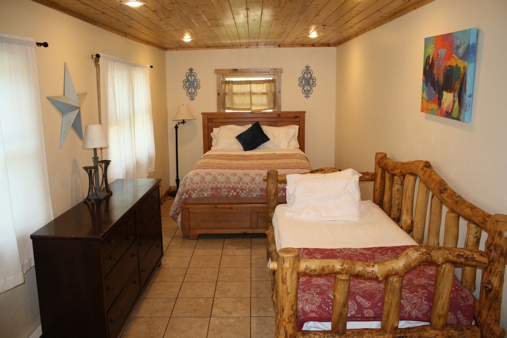 The Historic Wapiti Lodge - photo 37