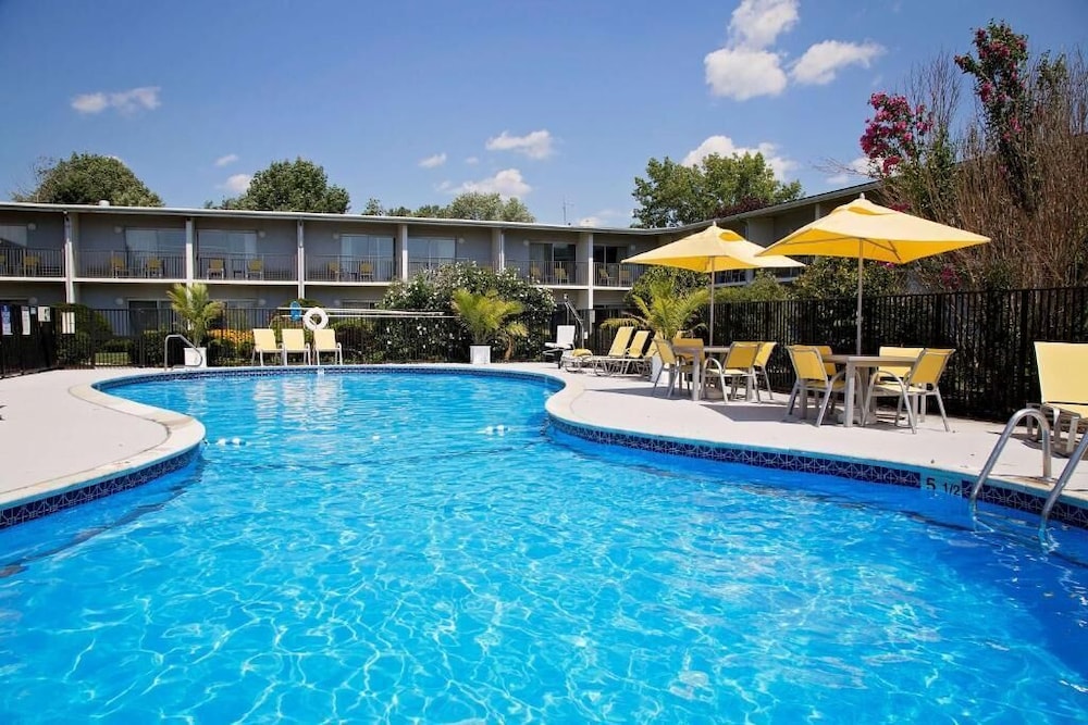 Historic Concord Suites - photo 19