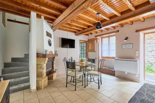 Entre Histoire et Marais Proche Plage — hotel in Carentan
