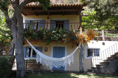 Chalet Tropical — 4-Star Luxury Hotel in Arco Da Calheta, Portugal