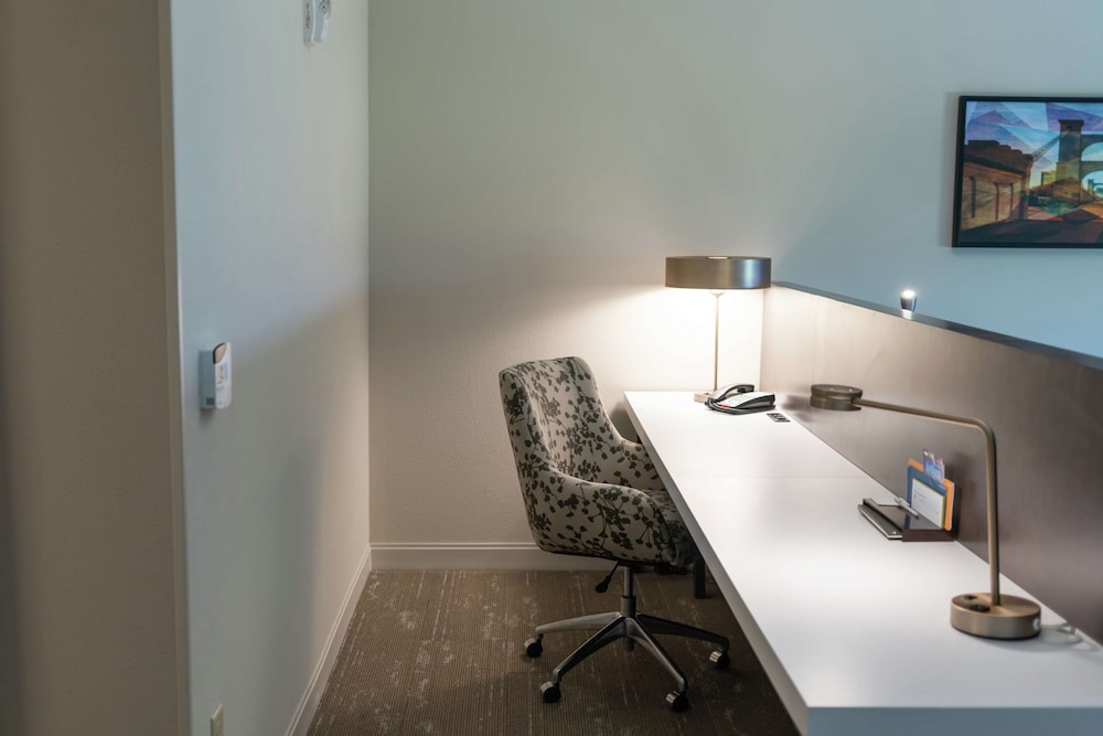 Hilton Garden Inn Waco - photo 13