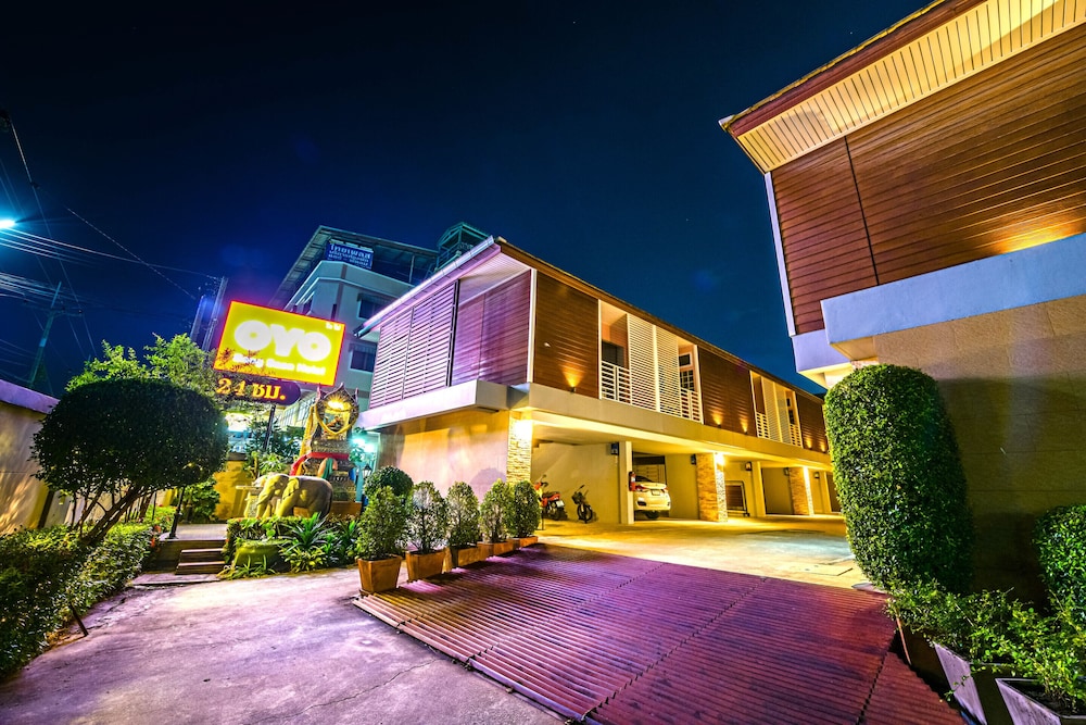 Oyo 502 Bangsean Hotel in Chon Buri, Thailand