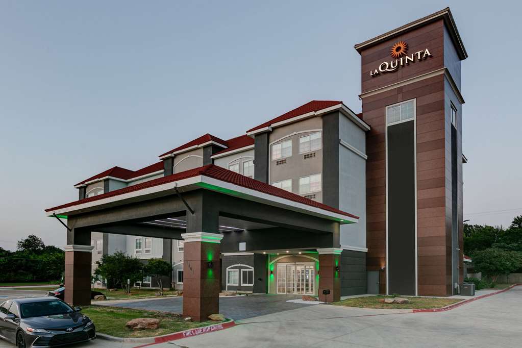 La Quinta Inn & Suites by Wyndham Decatur - photo 3