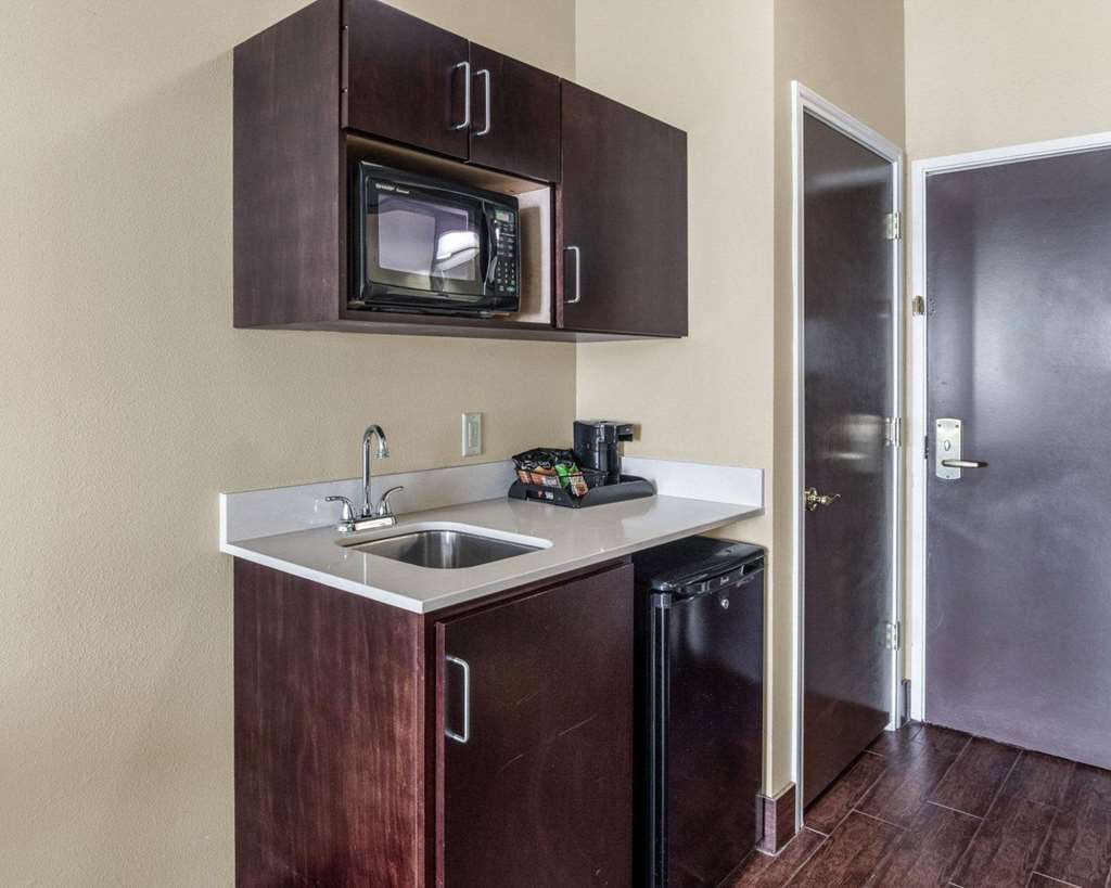 Comfort Suites Odessa near University - photo 17
