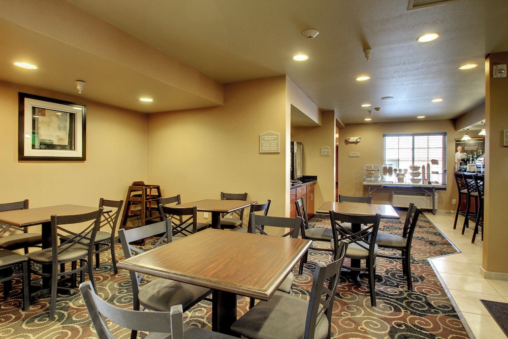 Cobblestone Inn & Suites Harper - photo 16
