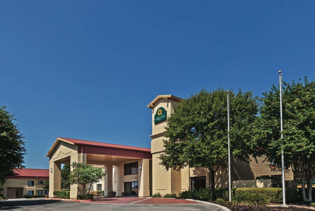La Quinta Inn by Wyndham San Marcos - photo 3