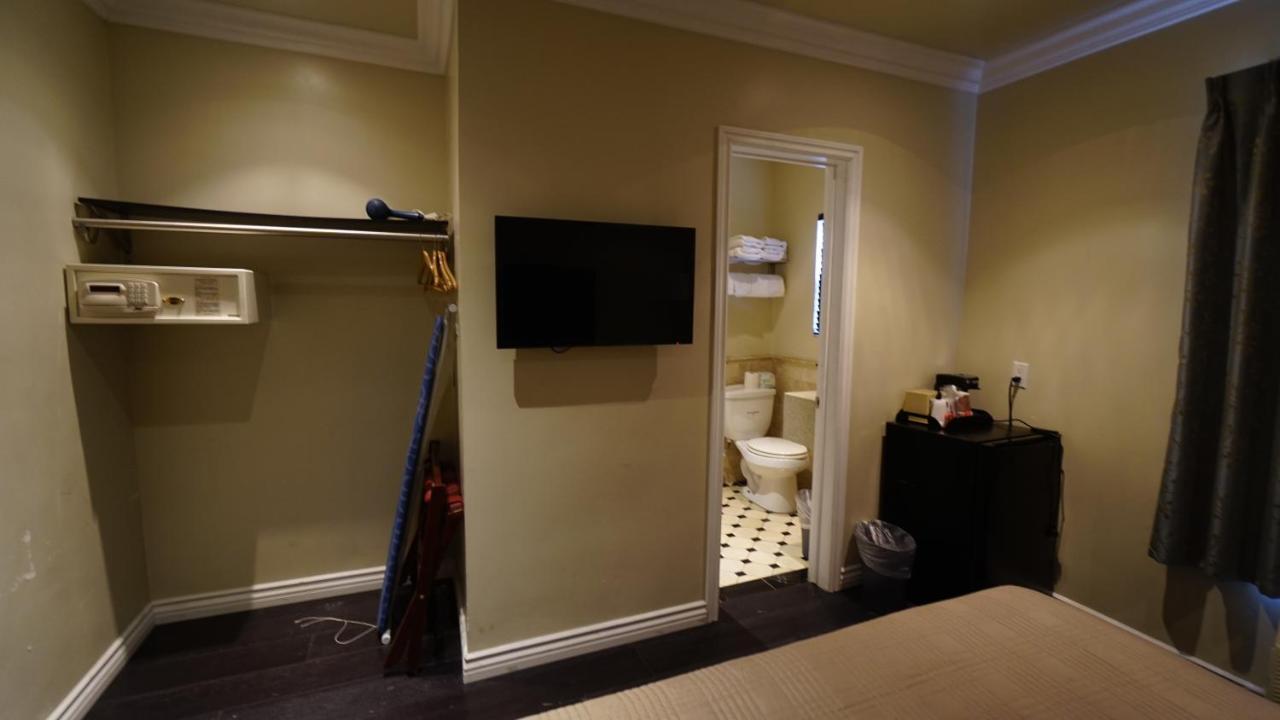 Trylon Hotel Hollywood - photo 26