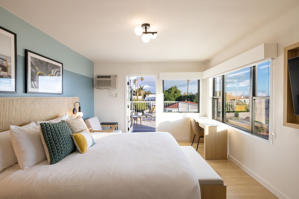 The Tides Oceanview Inn and Cottages - photo 29
