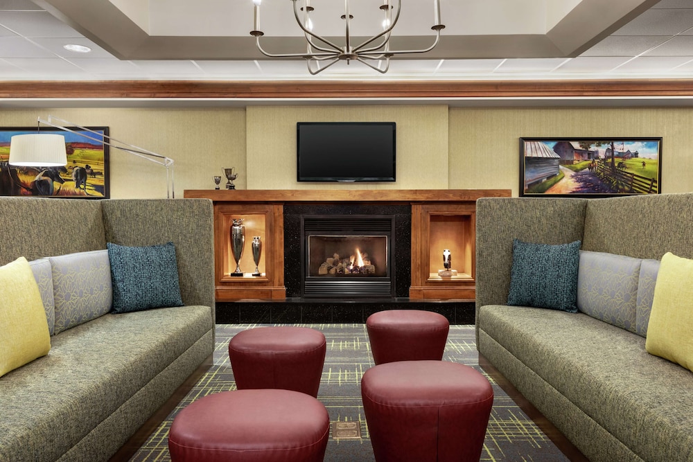 Hampton Inn & Suites Frederick Fort Detrick - photo 2