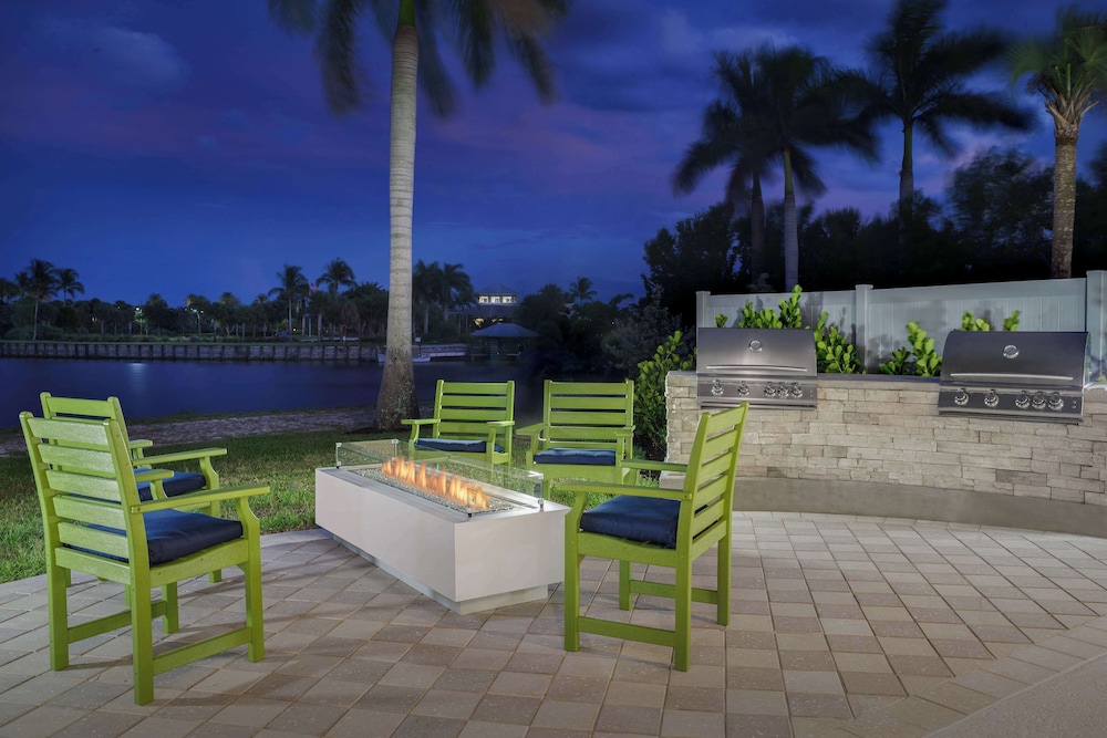Hampton Inn and Suites by Hilton Naples South - photo 44