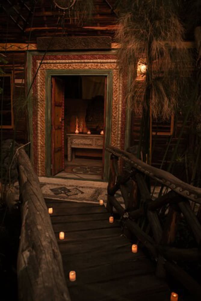Mandala Thai - carbon neutral hotel in Ajijic
