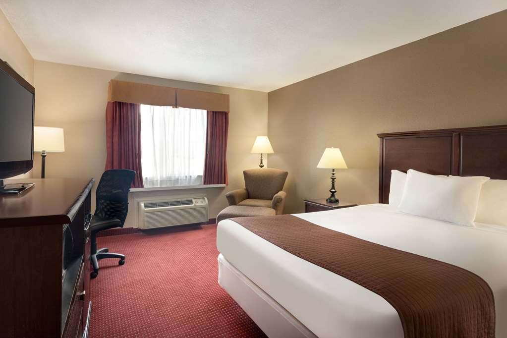 Baymont by Wyndham Kansas City KU Medical Center - photo 6