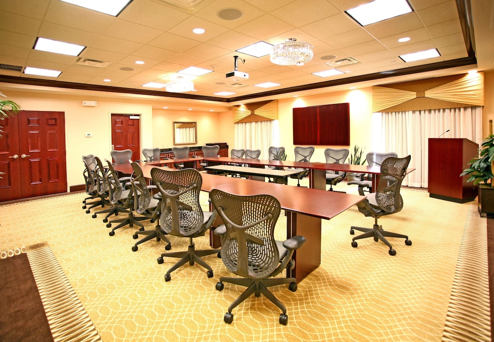 Hilton Garden Inn Cincinnati Blue Ash - photo 28