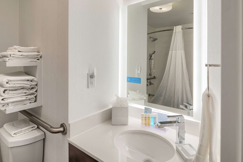 Hampton Inn Louisville Northeast - photo 26