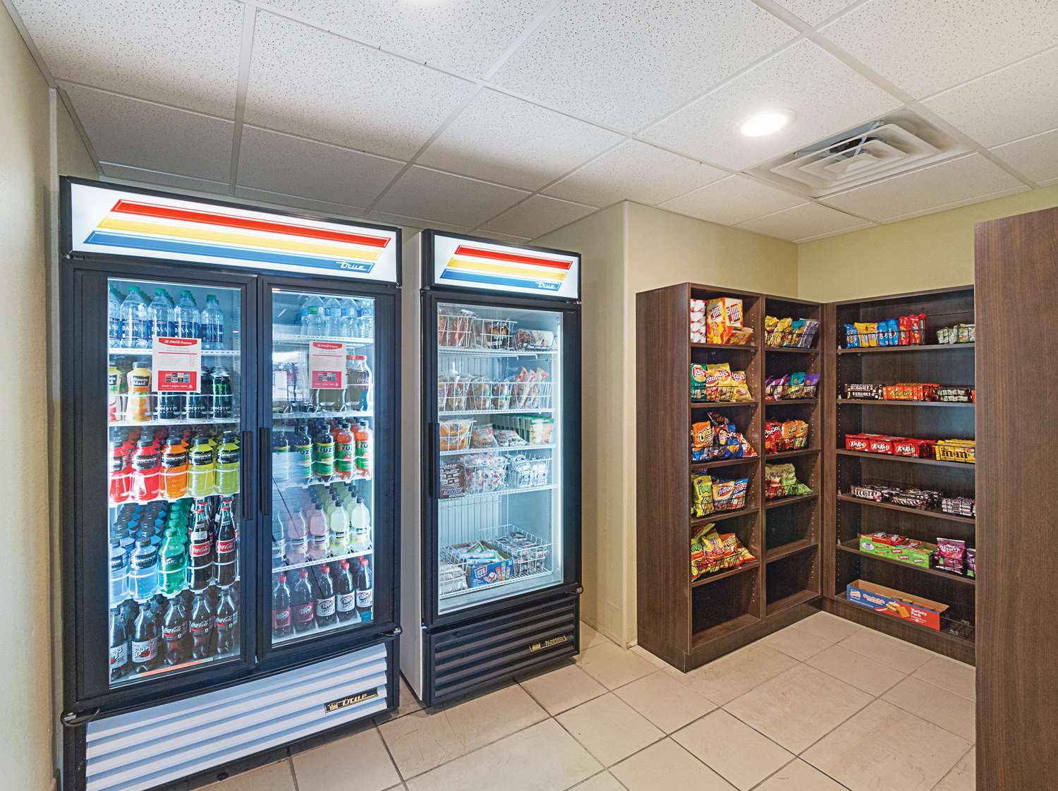 La Quinta Inn & Suites Mathis - photo 14