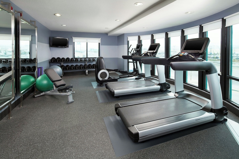 Four Points by Sheraton Hotel & Suites San Francisco Airport - photo 23