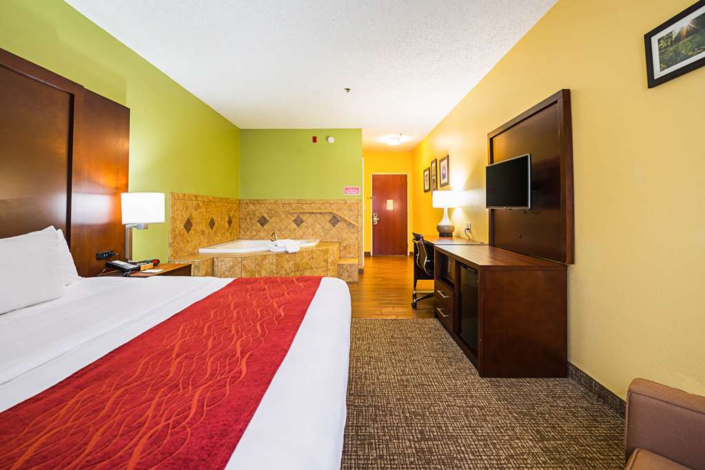 Comfort Inn & Suites Dayton Northwest Englewood - photo 14