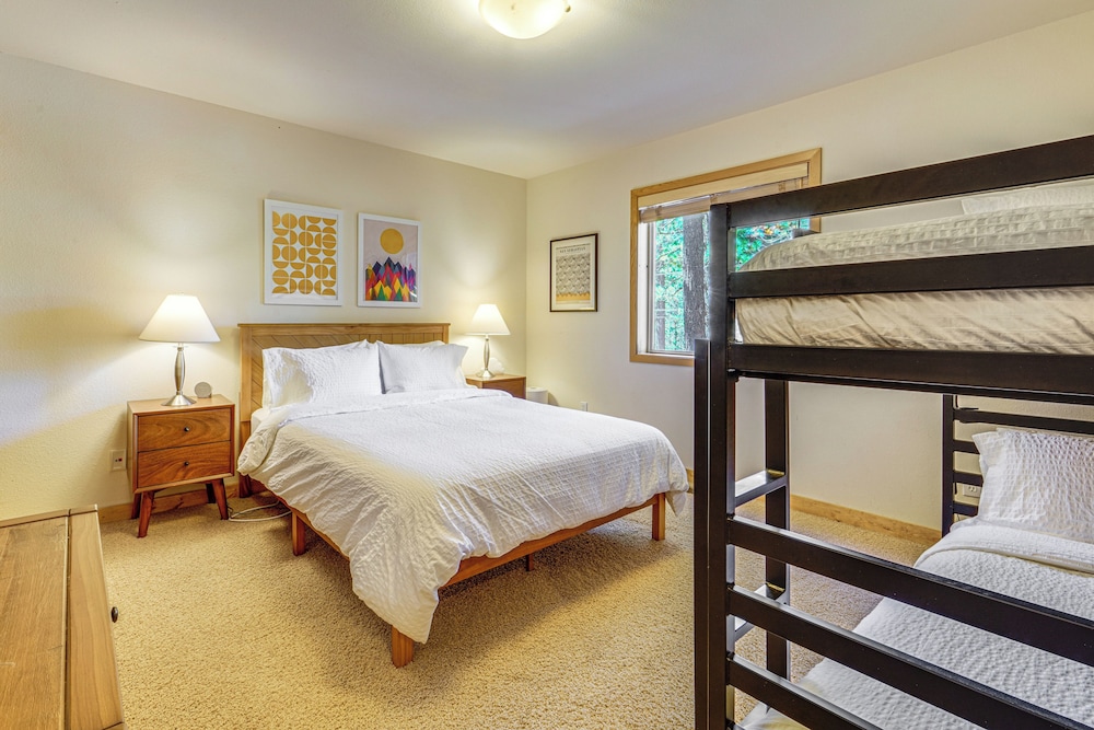 Sunny Cabin: 1 Mi to Tahoe Donner Resort - photo 16