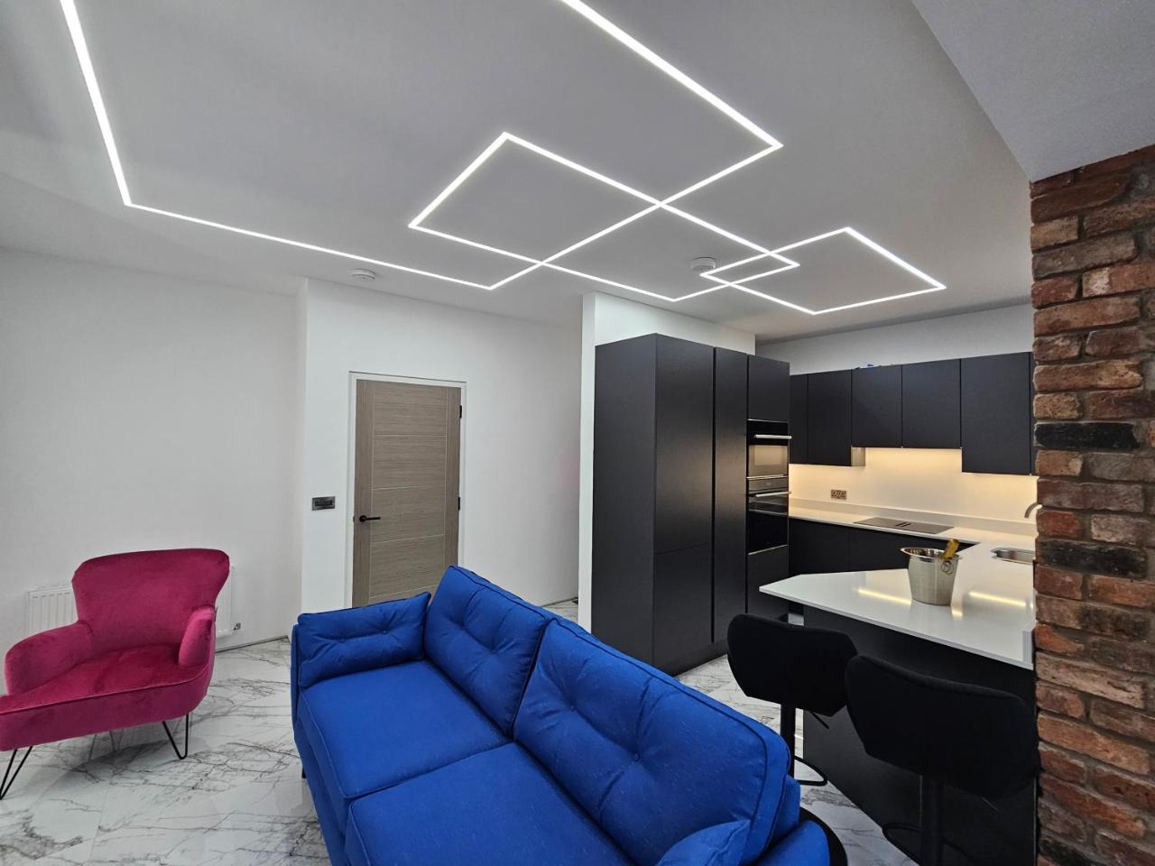 Spectrum Apartments — 4-Star Luxury Hotel in Derry, United Kingdom