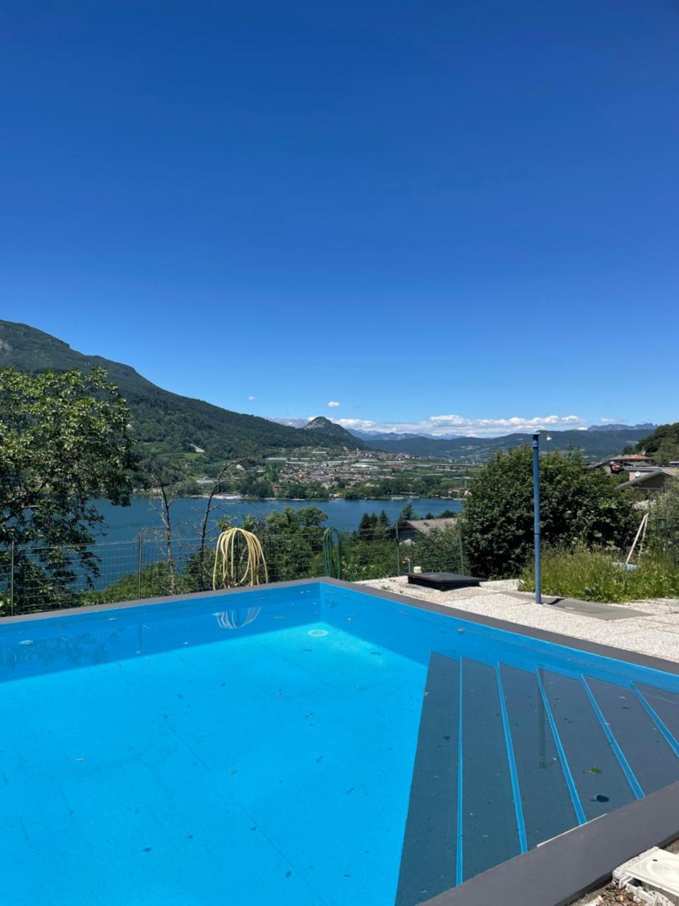 Lake Apartment Ischia White Lago di Caldonazzo — 4-Star Luxury Hotel in Pergine Valsugana, Italy