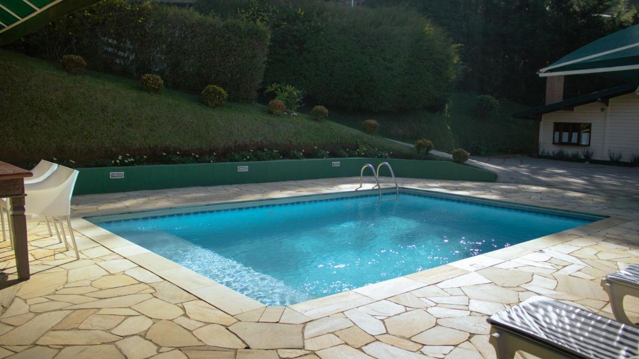 Casa Com Lareira E Lazer Em Campos Do Jordao Sp — 4-Star Luxury Hotel in Campos Do Jordao, Brasil