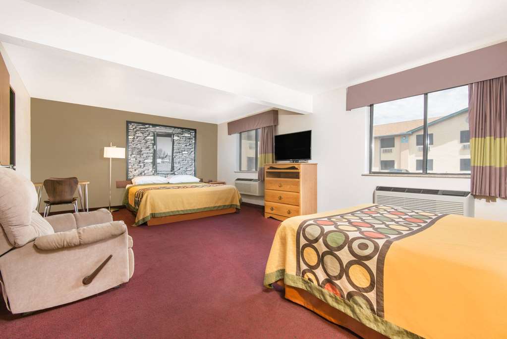 Super 8 by Wyndham Santa Rosa - photo 12