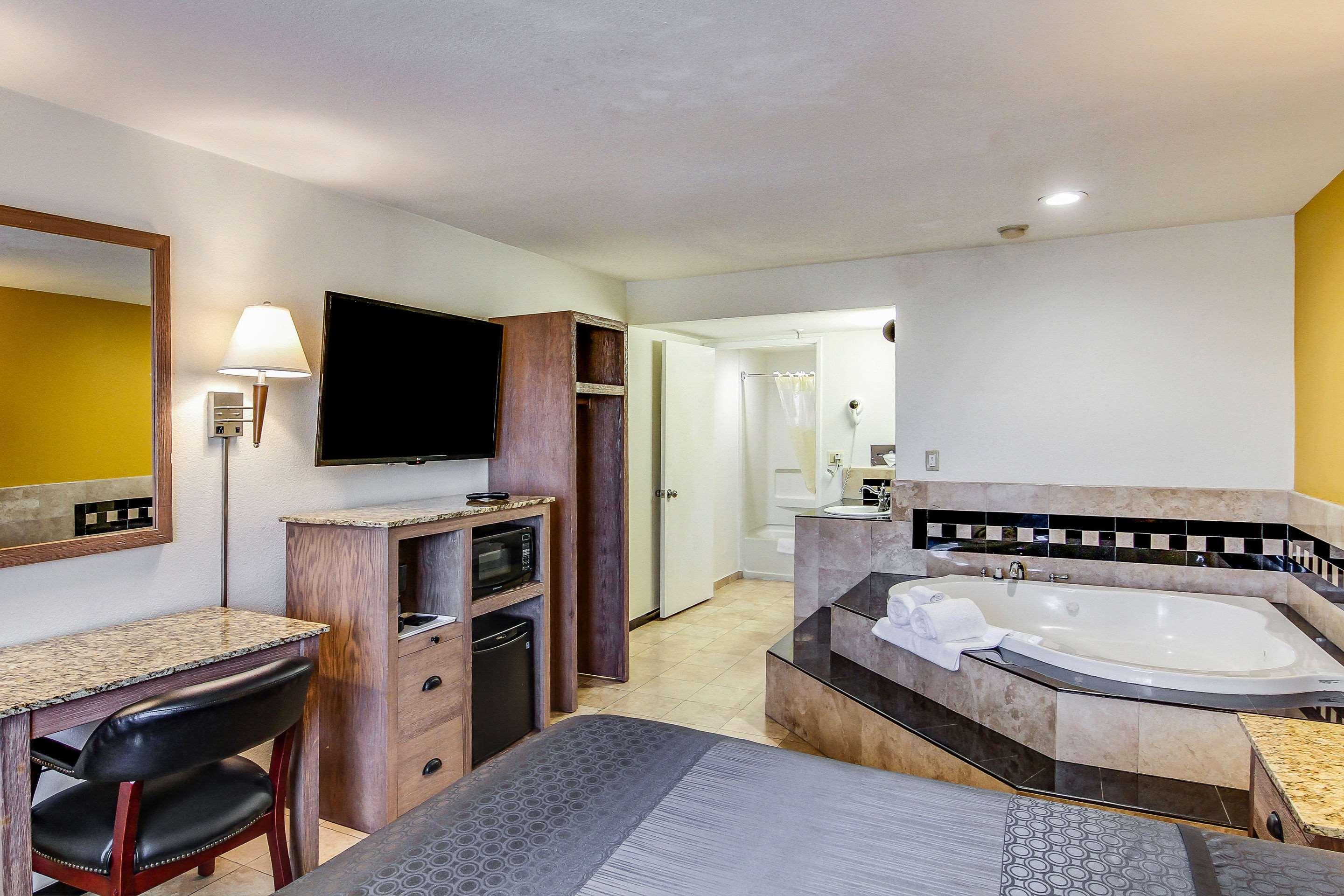 Rodeway Inn San Ysidro - photo 36