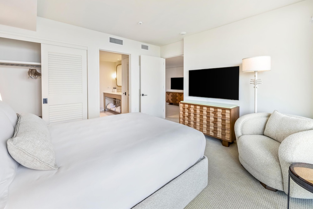 Ka Laʻi Waikiki Beach LXR Hotels & Resorts - photo 17