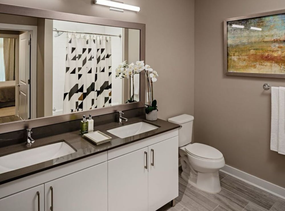 Kings Point Lux Suites - photo 3