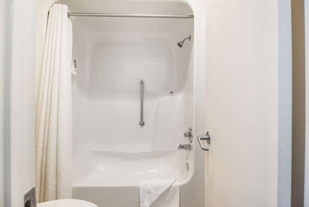 Americas Best Value Inn Columbus TX - photo 10