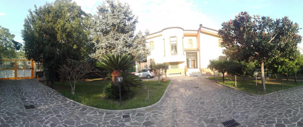 B&B Villa Enza Intero Appartamento a Nocera Inferiore Salerno — 4-Star Luxury Hotel in Nocera Inferiore, Italy