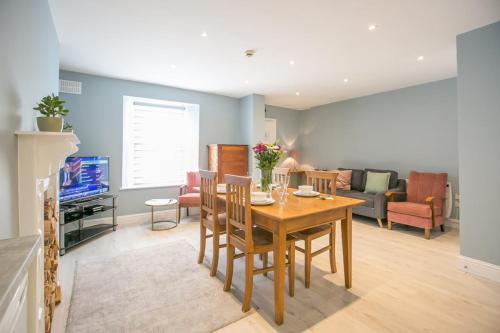 Pearse Street Gardens — 4-Star Luxury Hotel in Dublin, Republic of Ireland