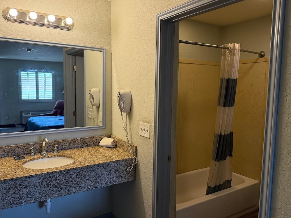 Hotel O Bien Venido Pearsall I 35 - photo 24
