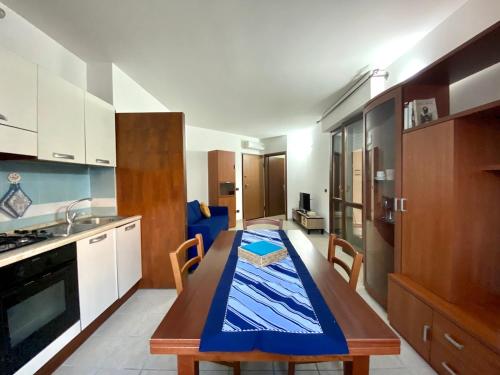 Appartamento in Centro Con Terrazza — 4-Star Luxury Hotel in Quartu Sant'elena, Italy