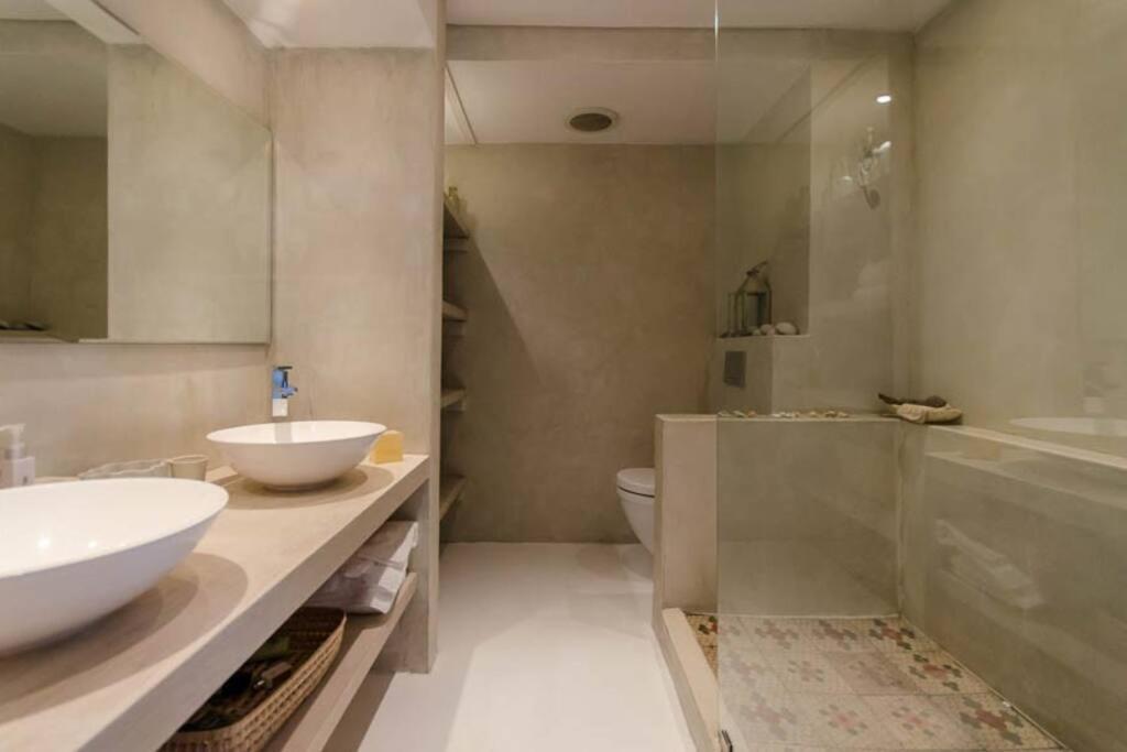 Dolphin Beach Apartment