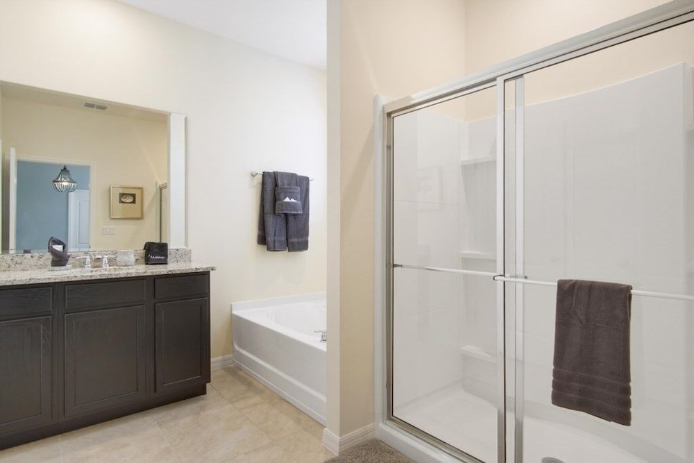 Welleroaks at Solterra Resort by Shine Villas - photo 16