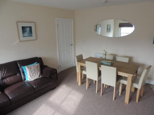 Apartment 2 27 Skinner Street