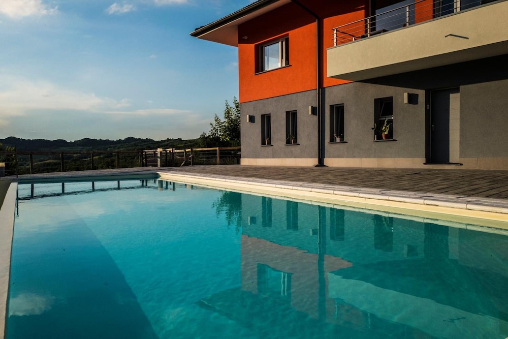 Foresteria La Merlina — 4-Star Luxury Hotel in Dernice, Italy