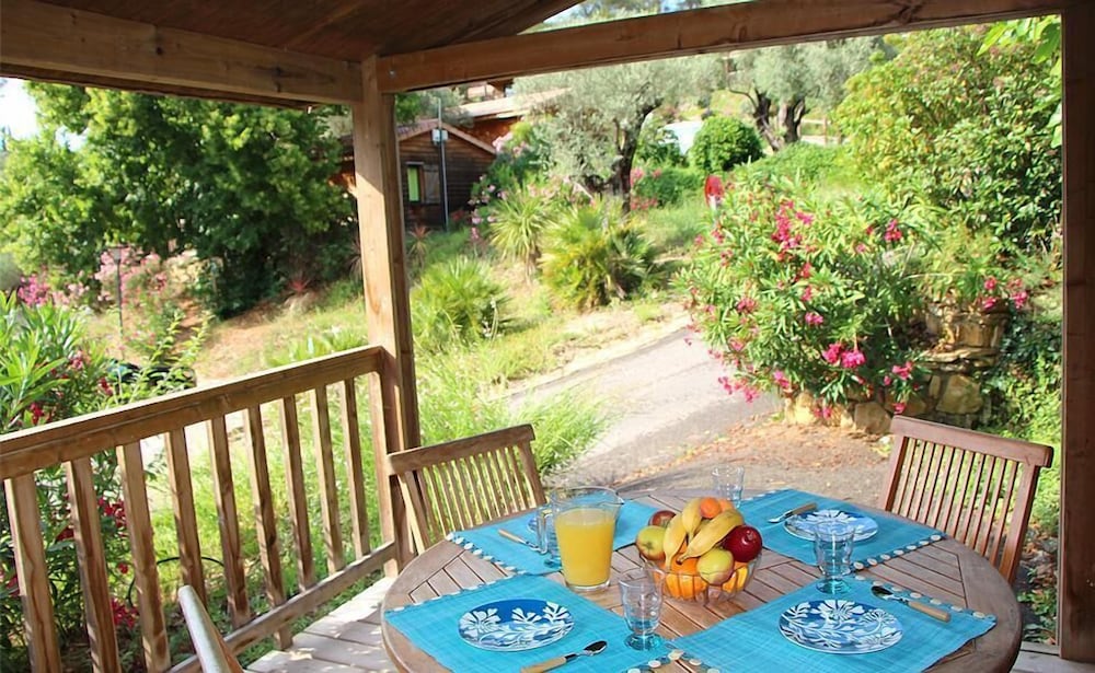 Lagrange Vacances Les Cottages Varois — hotel in Sollies-Toucas