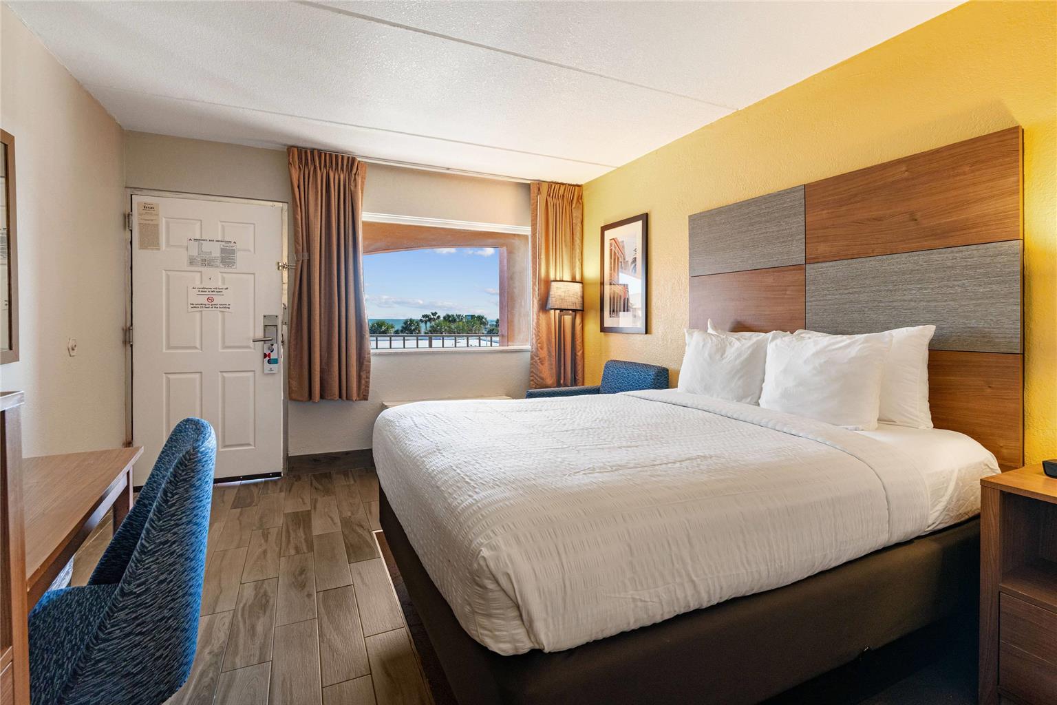 Clarion Pointe Galveston Beachfront - photo 27