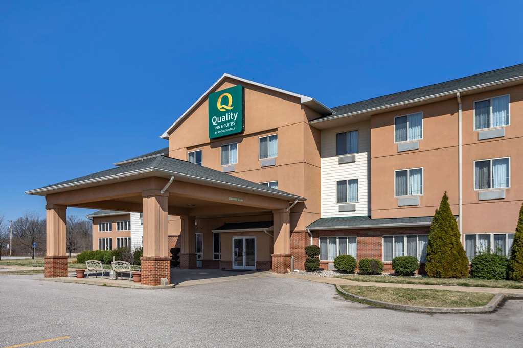 Quality Inn & Suites Rockport Owensboro North - carbon neutral hotel in Rockport