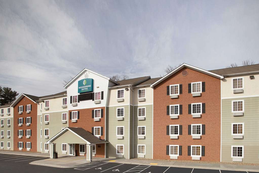 WoodSpring Suites Asheville Biltmore West — hotel in Chandler